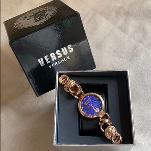 🎉🎈🥂🎁 Sale today! Versace women’s watch